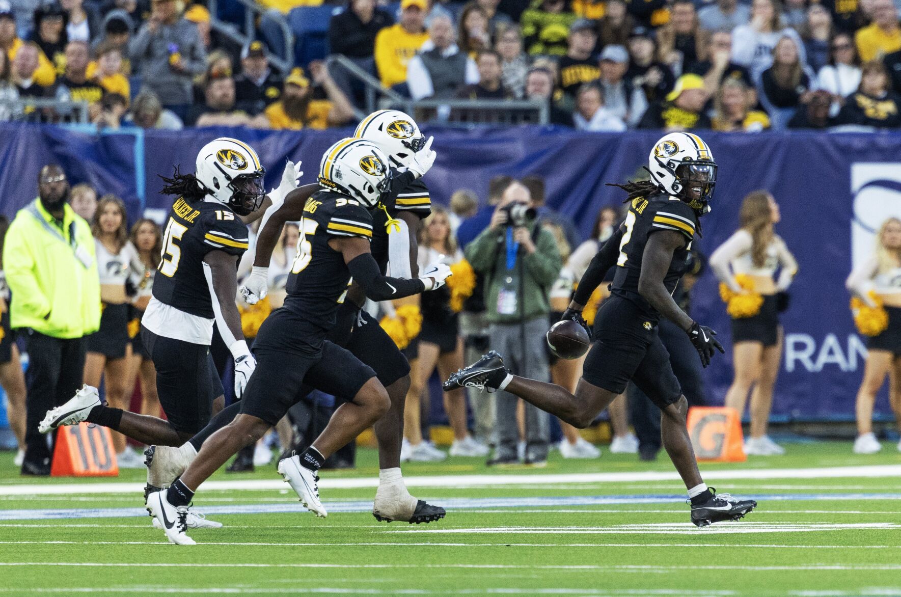Mizzou defeats Iowa 27-24 to win the TransPerfect Music City bowl